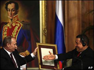 Президент Венесуэлы Чавес и премьер-министр России Путин на переговорах
