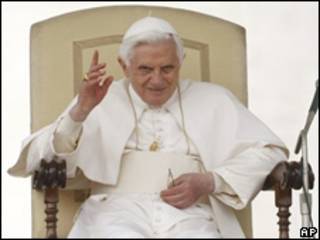 Benedicto XVI en el Vaticano