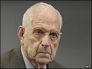 Reynaldo Bignone, general retirado.
