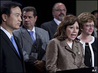 (Esq. p dir.) Ministros da Coréia do Sul, Yim Tae Hee, Carlos Lupi, o argentino Carlos Alfonso Tomada, secretária do Trabalho dos EUA, Hilda Solis, e ministra canadense Diane Finley