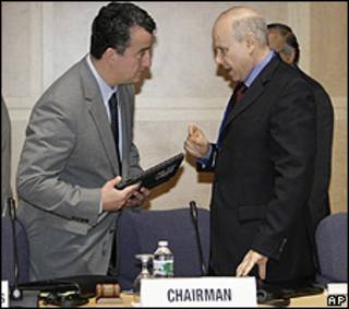 Guido Mantega se prepara para a reunião de ministros do G20, em Wasghinton