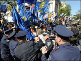 протест 27 квітня біля ВР