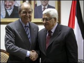ميتشل وعباس