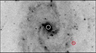 Galaxia CXOJ122518.6+144545