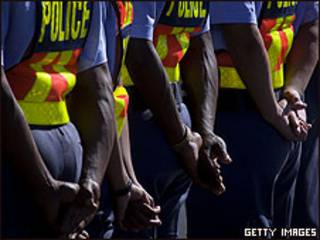 Policías sudafricanos