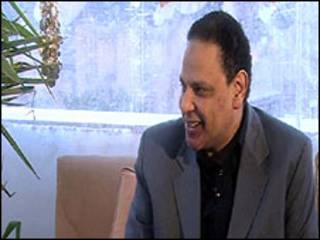 علاء الأسواني