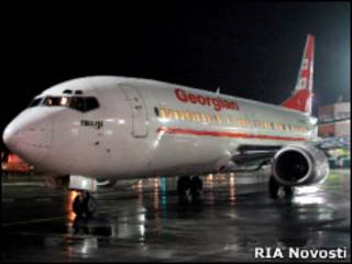 Самолет Georgian Airways в аэропорту Домодедово (март 2008 года)