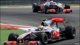 Болиды McLaren