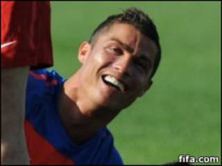 Christiano Ronaldo wuxuu ka mid yahay laacibiinta kooxda Portugal.