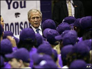 George W. Bush en una graduación escolar, 22 abril 2010