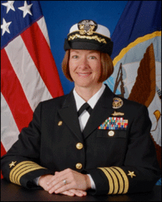 Bà Lisa Franchetti, chỉ huy tàu USNS Mercy