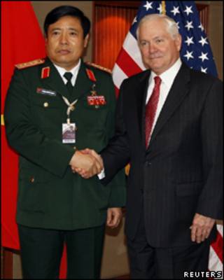 Hai ông Phùng Quang Thanh và Robert Gates tại Singapore 4.6.2010