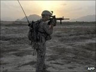 Soldado americano em patrulha em Kandahar