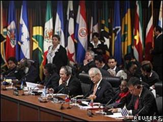 Cancilleres reunidos en la Asamblea General de la OEA en Lima