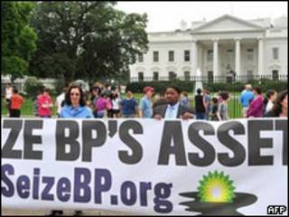 Protesto contra a BP em frente à Casa Branca