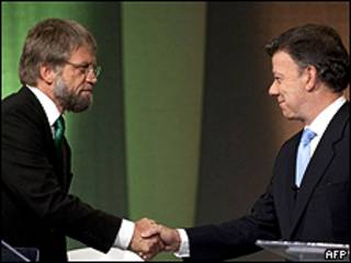 Antanas Mockus (esquerda) e Juan Manuel Santos