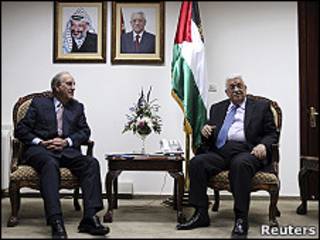 عباس وميتشل