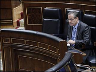 O ministro do Trabalho espanhol, Celestino Corbacho, foi ao Parlamento