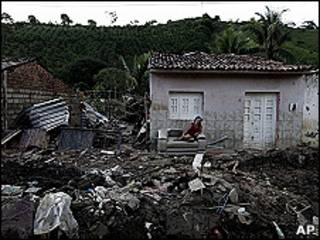 Calle destruida por las riadas