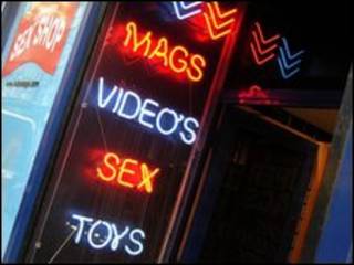 Anuncio de venta de productos de pornografía.