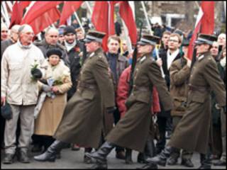 Ветерани Латвійського Легіону, який був у складі нацистської дивізії Ваффен СС, березень 2009 року. Фото Франс Прес