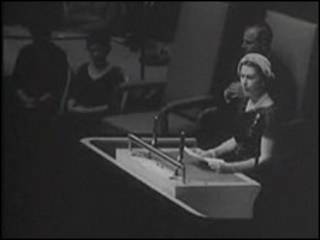 Королева Елизавета II выступает в ООН. 1957 год