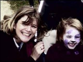 Cathy e Keira Madden (Foto: Polícia de Sussex)
