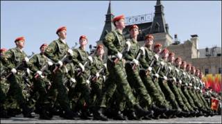Российские солдаты на параде