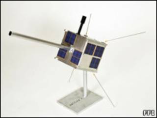 Спутник AISSat-1 на стенде