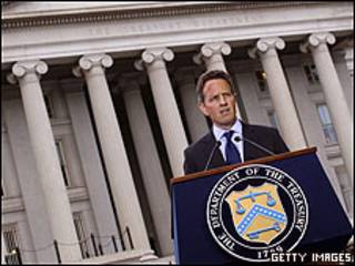 El secretario del Tesoro, Timothy Geithner, hizo una declaración ante la prensa tras conocer la noticia.
