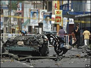 Carro-bomba explodiu no centro de Ciudad Juárez (foto: AP)