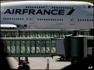 Avião da Air France obrigado a pousar em Recife após falsa ameaça de bomba (AP, 11 de julho)