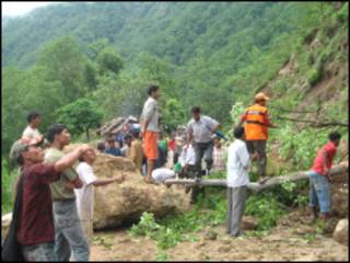 पश्चिम नेपालमा पहिरो