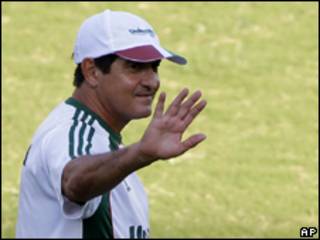 O técnico do Fluminense, Muricy Ramalho, durante treino nesta sexta-feira (AP, 23 de julho)