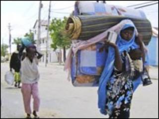 Dad ka qaxaya dagaaladda Muqdisho
