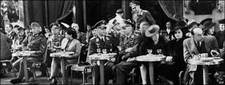 Cafe De La Paix Place De L' Opera en París 1940