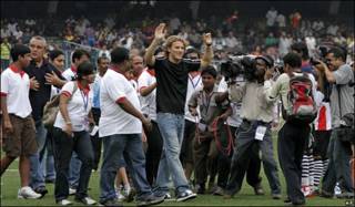 Diego Forlán en su visita a India