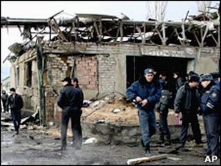 На месте взрыва в Махачкале 6 января 2010 г.