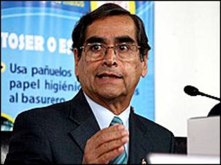 Ministro de Salud de Perú, Oscar Ugarte