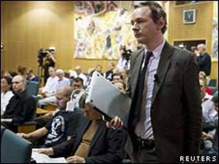 Julian Assange y representantes sindicales suecos