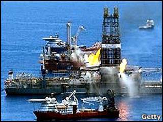 Vụ nổ dàn khoan Deepwater Horizon hôm 20/4