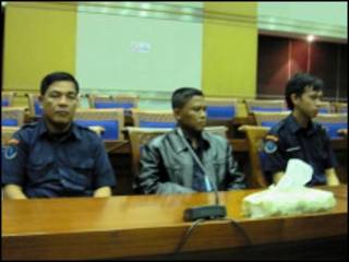 Tiga petugas DKP
