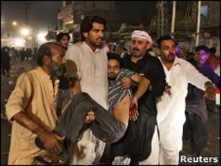 Un herido durante el atentado en Lahore