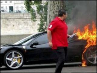 Uno de los Ferraris que se incendió
