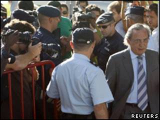 Uno de los acusados, Carlos Cruz, llegando al tribunal