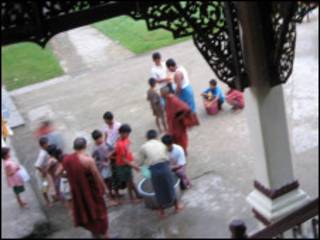 Rakhine children