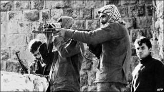 فدائیان فلسطینی در حال جنگ با ارتش اردن