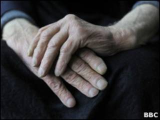 Brasileiro vive em média até os 73 anos