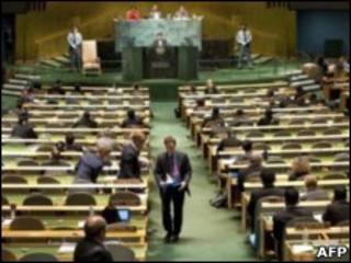 عکس آرشیوی از نطق احمدی نژاد در مجمع عمومی