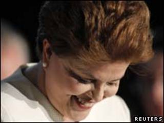 A candidata do PT, Dilma Rousseff, durante pronunciamento na noite deste domingo (Reuters)
